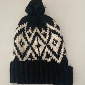 Old Navy Black and White Knit Design Beanie With Puff One Size Adults